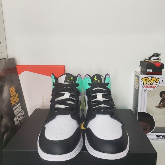 Jordan 1 Mid Pastel - Picture 3 of 3